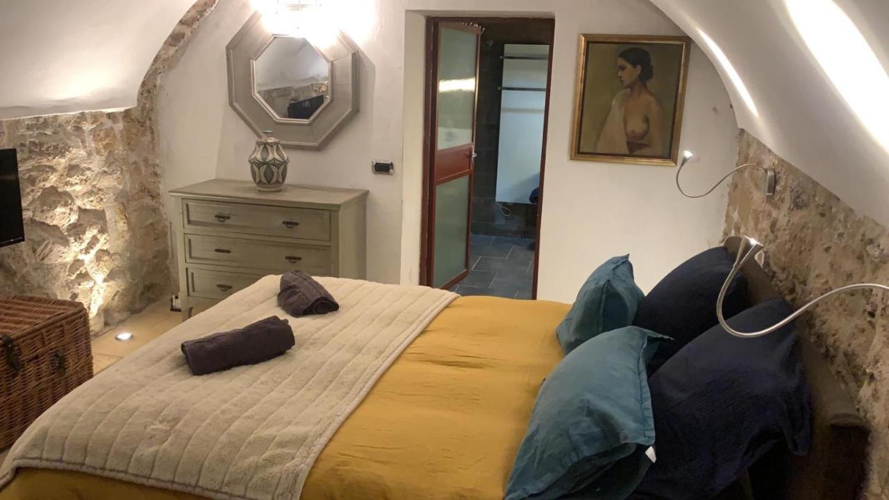 Rognes La Villageoise, Chambre Troglodyte Pitoresque Au Coeur Du Village מראה חיצוני תמונה
