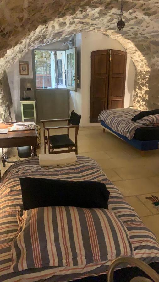 Rognes La Villageoise, Chambre Troglodyte Pitoresque Au Coeur Du Village מראה חיצוני תמונה