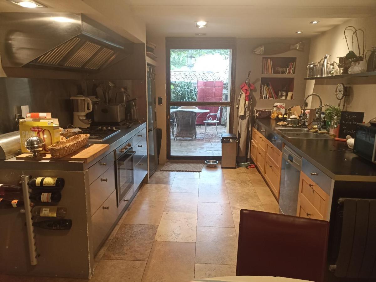 Rognes La Villageoise, Chambre Troglodyte Pitoresque Au Coeur Du Village מראה חיצוני תמונה